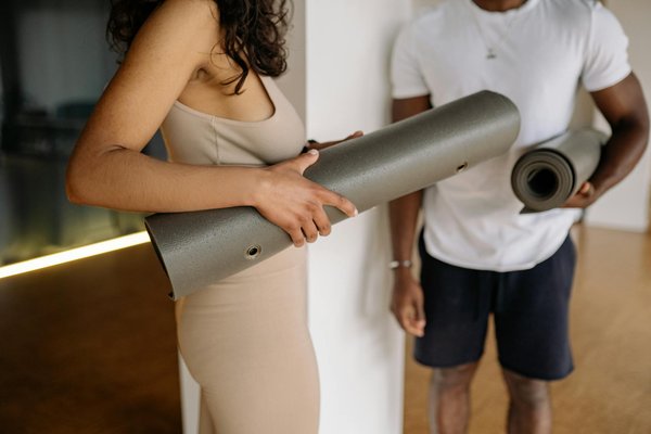 How to Design a Space-Saving Guest Bed Solution in a Home Office?